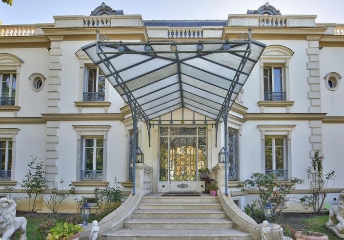 Image No.3-8 Bed House for sale