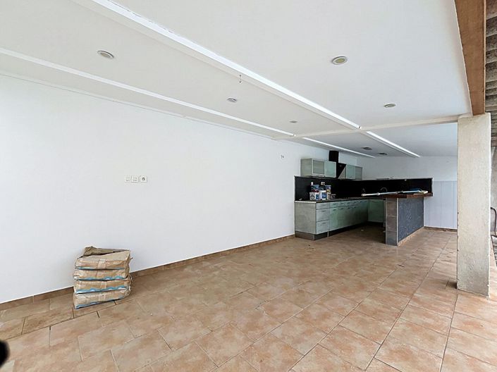 Image No.12-3 Bed Apartment for sale