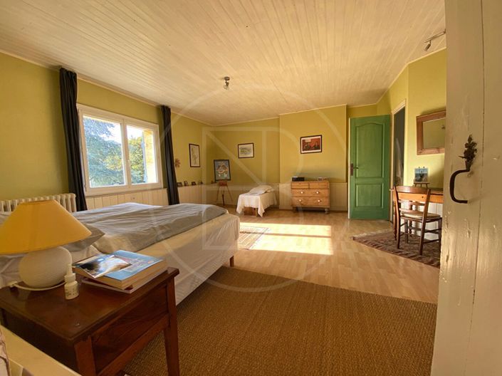 Image No.8-4 Bed House for sale
