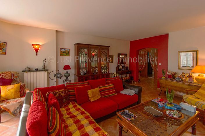 Image No.6-3 Bed House for sale