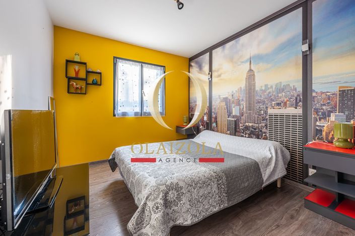 Image No.11-3 Bed House for sale