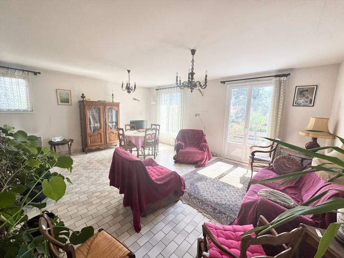 Image No.6-4 Bed House for sale