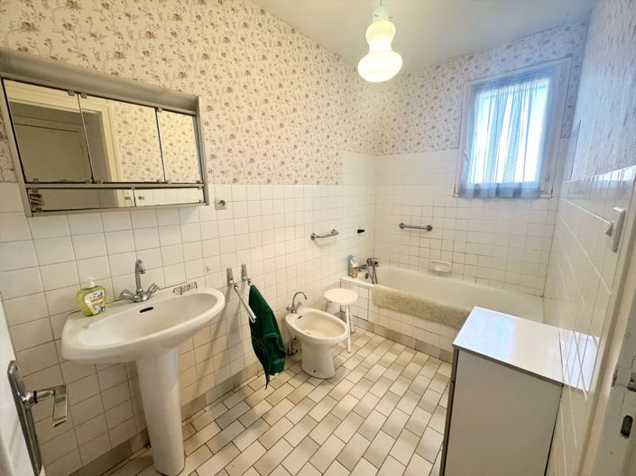 Image No.9-4 Bed House for sale