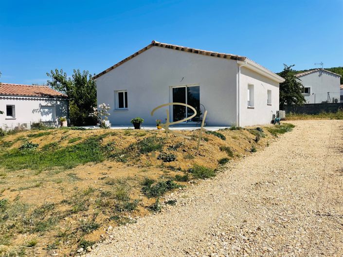 Image No.10-3 Bed House for sale