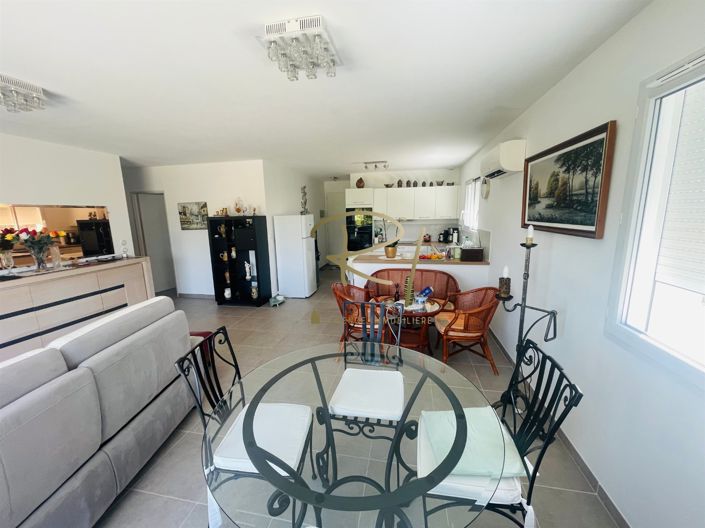 Image No.5-3 Bed House for sale