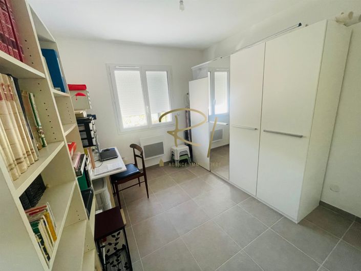 Image No.9-3 Bed House for sale
