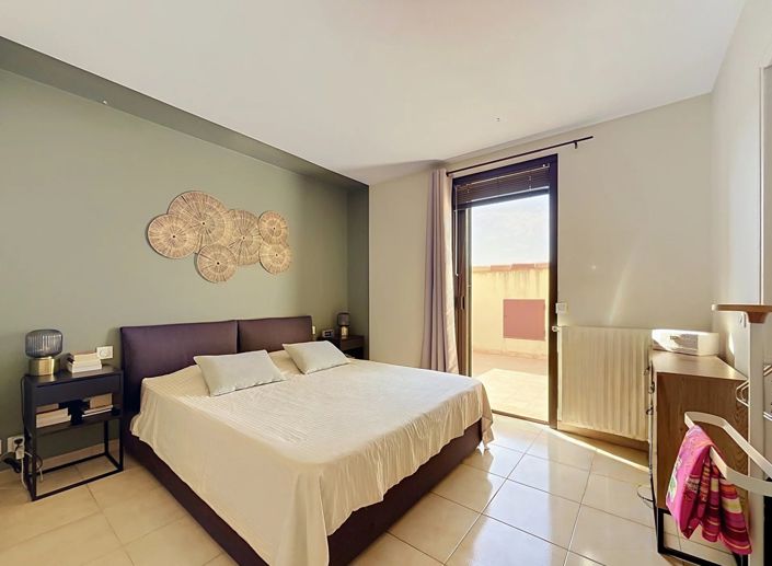 Image No.12-4 Bed House for sale