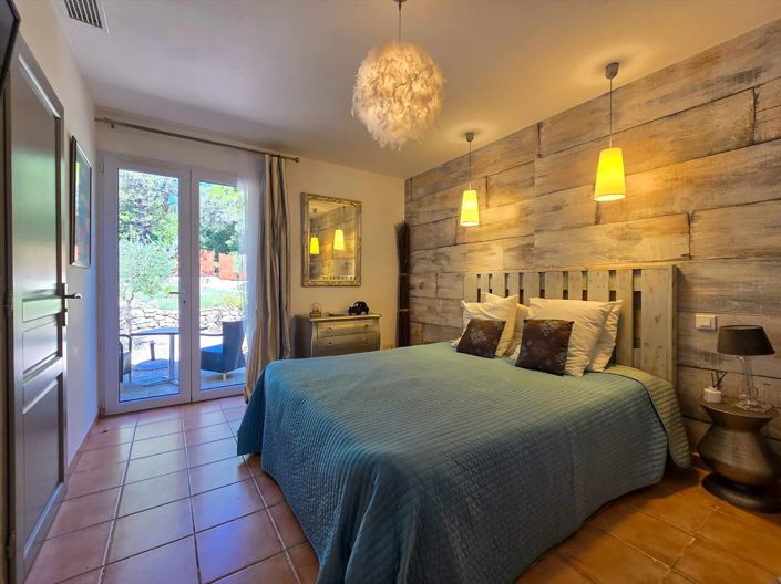 Image No.15-6 Bed House for sale