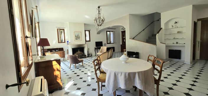 Image No.3-4 Bed House for sale