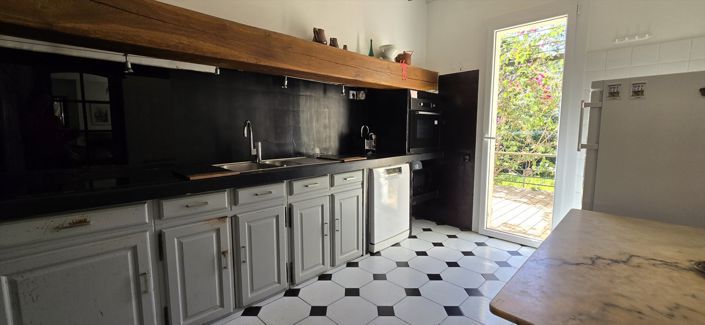Image No.5-4 Bed House for sale