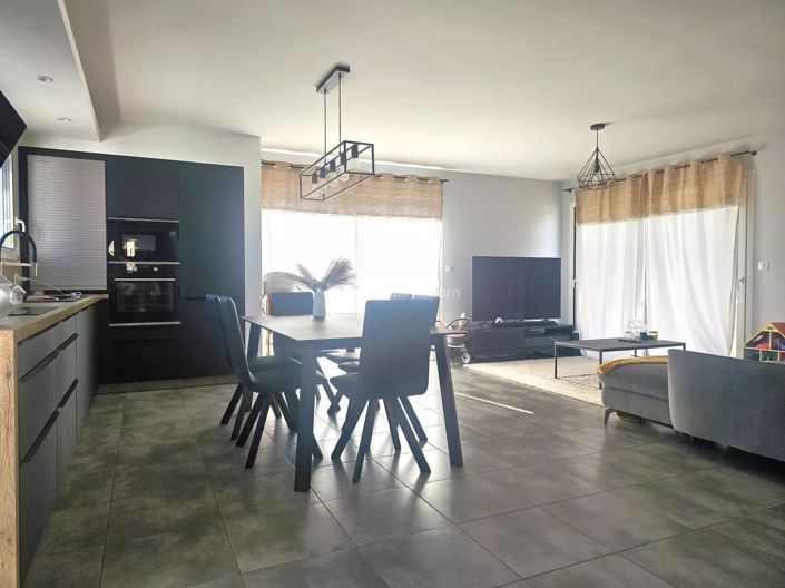 Image No.3-3 Bed House for sale