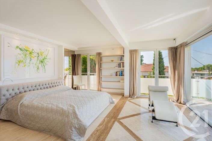 Image No.14-4 Bed House for sale