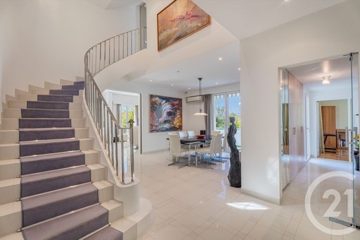 Image No.6-4 Bed House for sale