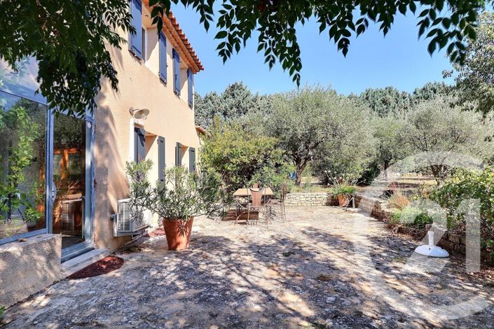 Image No.18-7 Bed House for sale