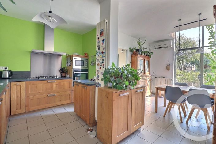 Image No.6-7 Bed House for sale
