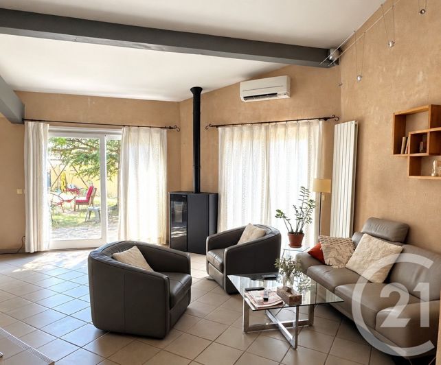 Image No.8-7 Bed House for sale