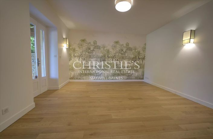 Image No.24-9 Bed House for sale