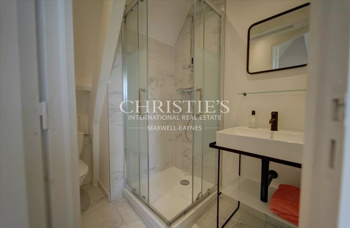 Image No.30-9 Bed House for sale