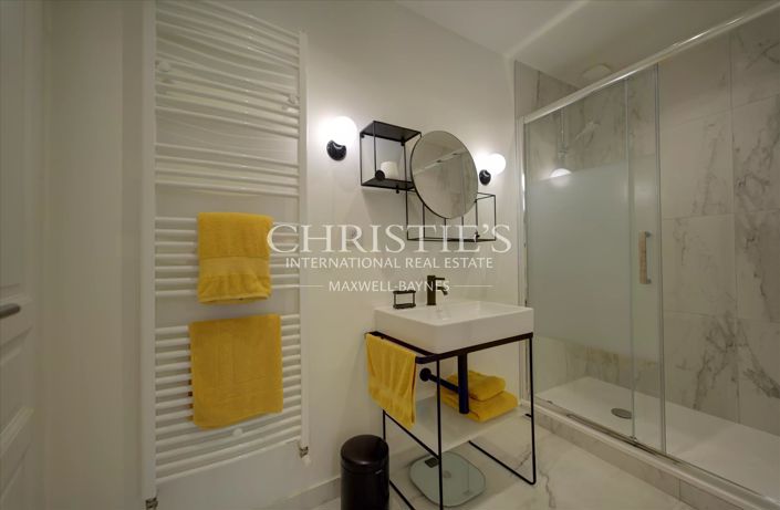 Image No.35-9 Bed House for sale