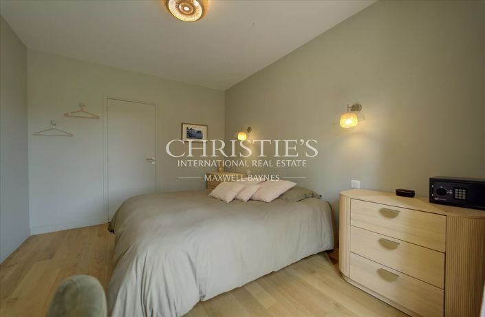 Image No.37-9 Bed House for sale
