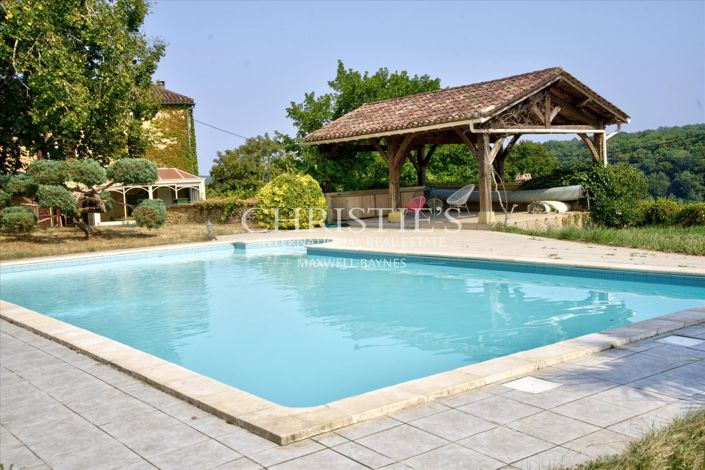 Image No.7-9 Bed House for sale