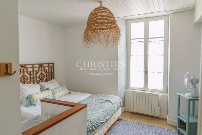 Image No.13-5 Bed House for sale