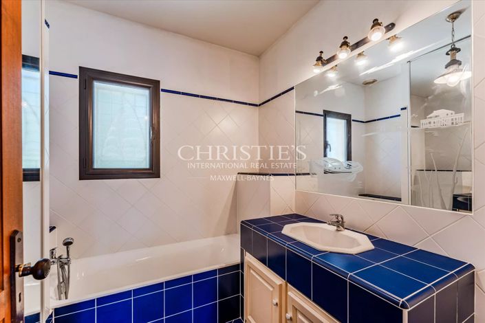 Image No.13-5 Bed House for sale