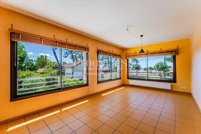 Image No.15-5 Bed House for sale
