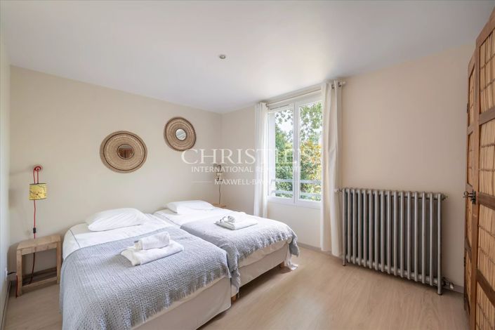 Image No.13-5 Bed House for sale