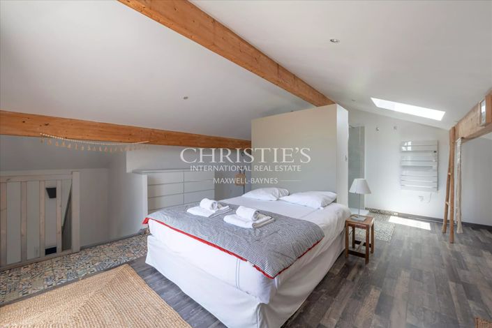 Image No.15-5 Bed House for sale