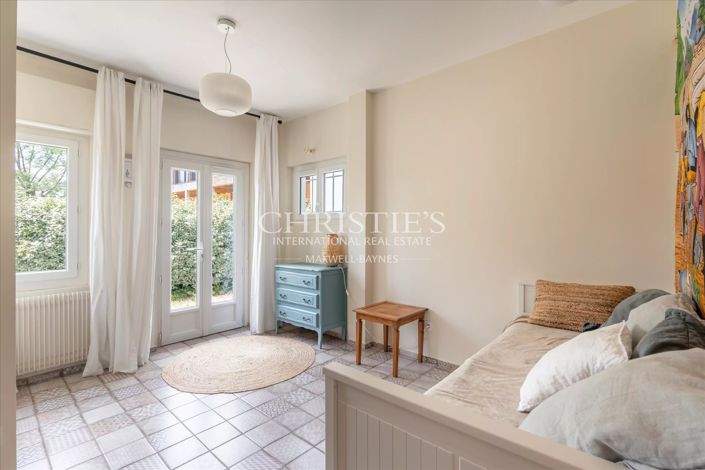 Image No.18-5 Bed House for sale