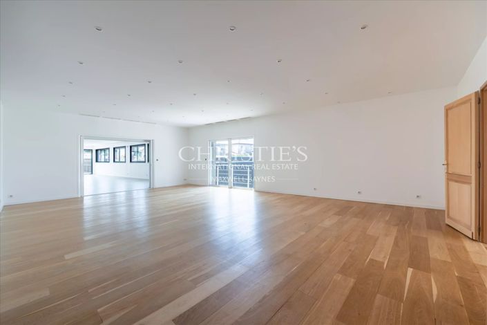 Image No.10-3 Bed Apartment for sale