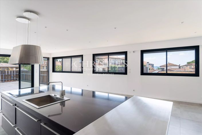 Image No.7-3 Bed Apartment for sale