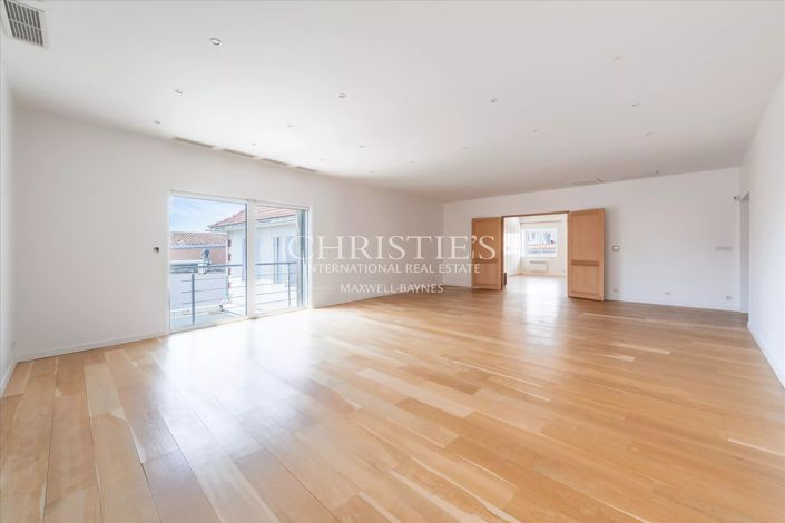 Image No.9-3 Bed Apartment for sale