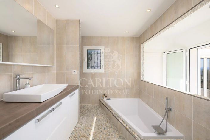 Image No.11-4 Bed House for sale
