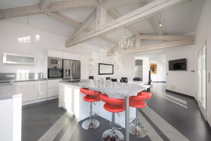 Image No.6-4 Bed House for sale