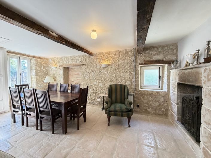 Image No.12-6 Bed House for sale
