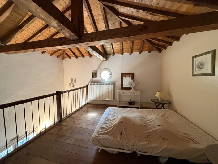 Image No.16-6 Bed House for sale