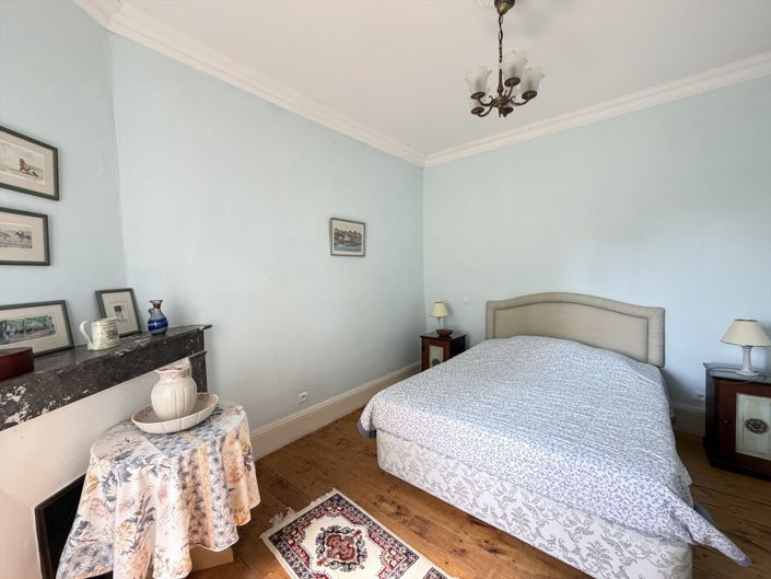 Image No.18-6 Bed House for sale