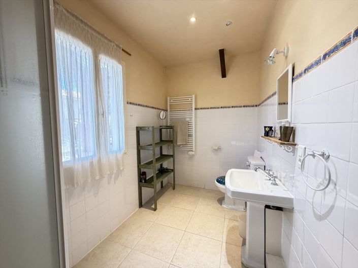 Image No.26-6 Bed House for sale