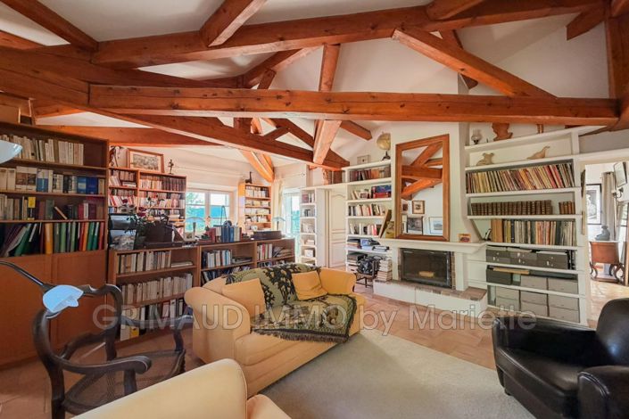 Image No.17-7 Bed House for sale