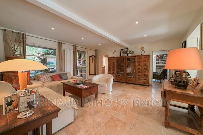 Image No.9-7 Bed House for sale