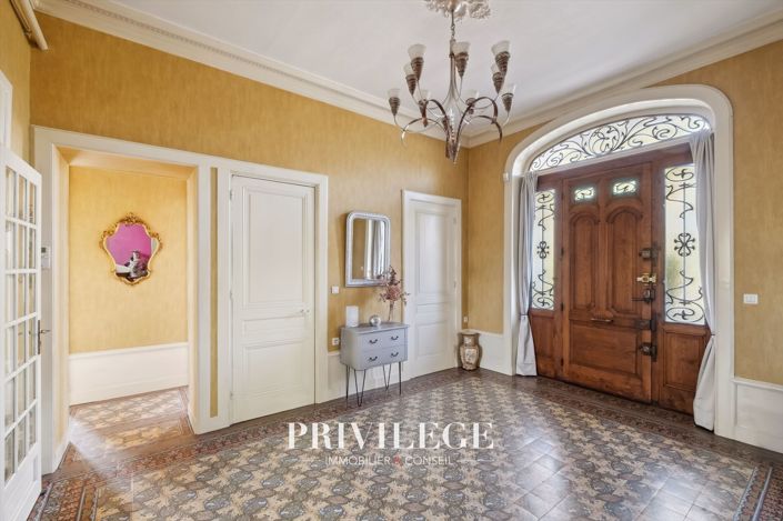 Image No.7-4 Bed House for sale