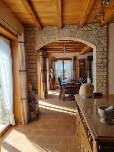 Image No.10-3 Bed House for sale