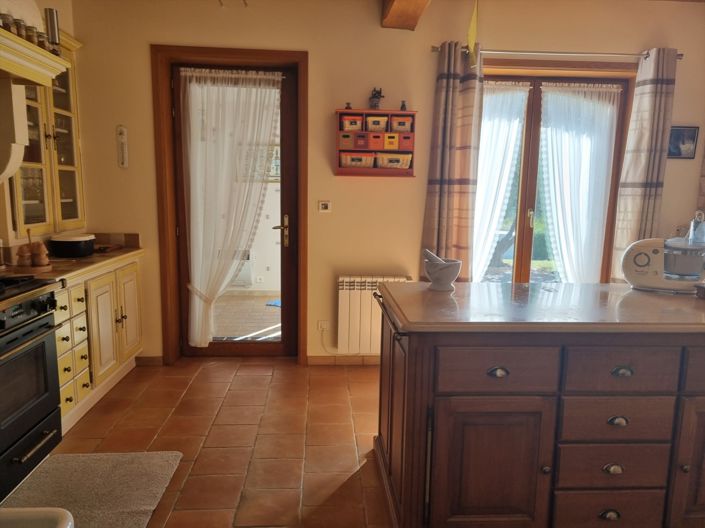 Image No.19-3 Bed House for sale