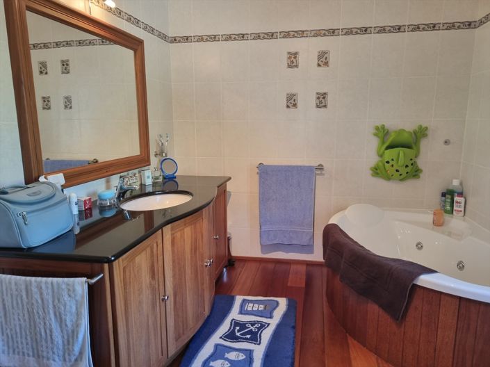 Image No.27-3 Bed House for sale