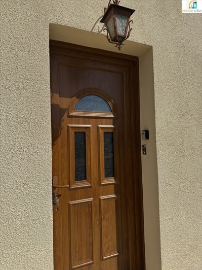 Image No.12-7 Bed House for sale