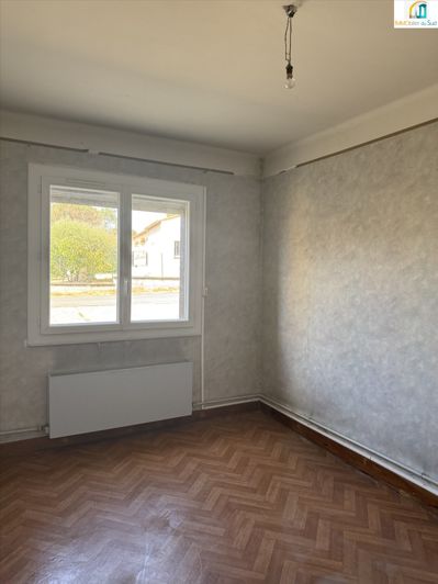 Image No.15-7 Bed House for sale