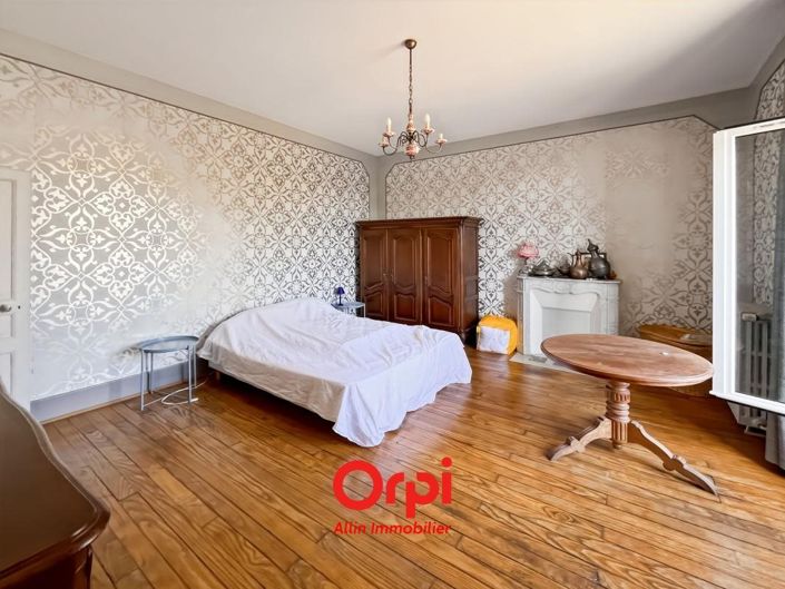 Image No.19-5 Bed House for sale