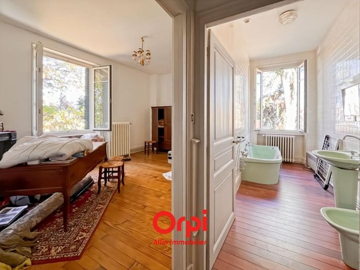 Image No.20-5 Bed House for sale